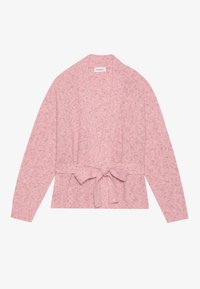 Gaiši rozā adīta kardigāna ar ribota tekstūra, atvērta priekšējā daļa, garas piedurknes un josta jostas vietā.