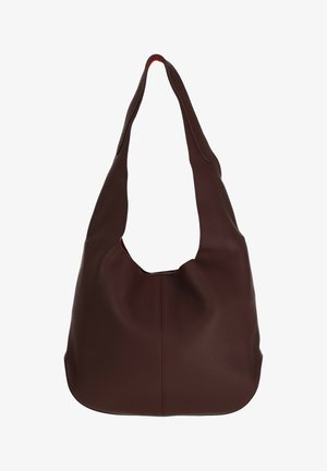 Tmavě hnědá kožená taška přes rameno s jedním širokým páskem a jednoduchým, nenápadným designem s hrubou strukturou.