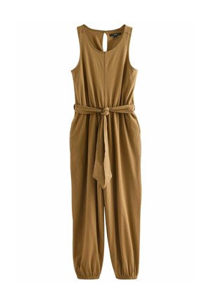 Brun ärmlös jumpsuit med ett knytbälte i midjan, elastiska ärmslut och en nyckelhålsöppning på baksidan. Tillverkad av mjukt, slätt tyg.