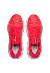 Scarpe da corsa rosse realizzate in tessuto a rete traspirante, con suola imbottita, design con lacci e logo discreto sulla linguetta e sul lato.