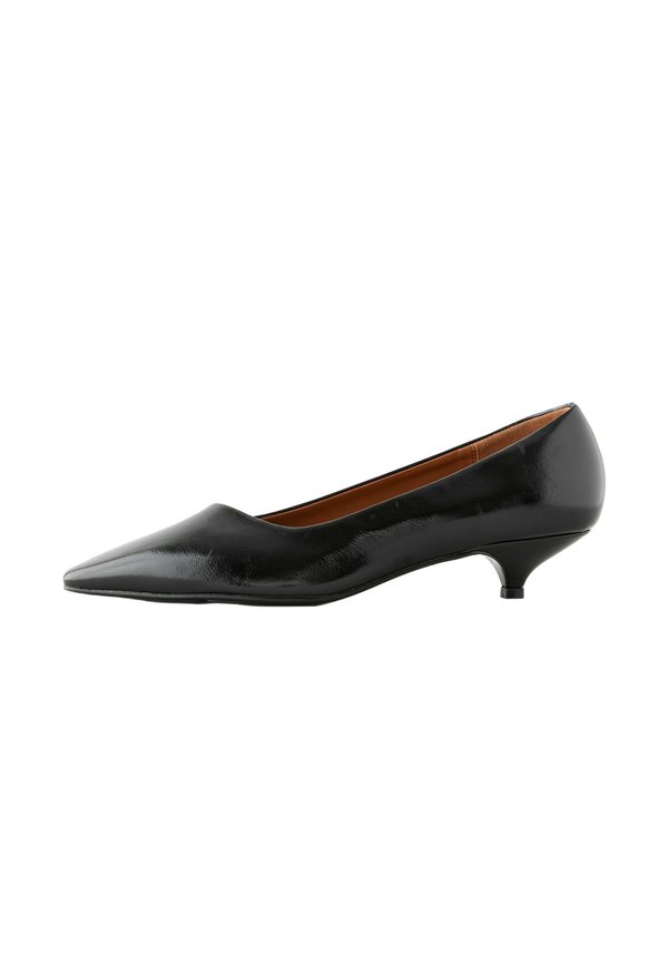 REGULAR FIT FOREVER COMFORT POINT CHISEL TOE  - Pumps