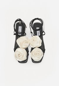 Steve Madden ROSALIND - Kotníkové sandály  - black/white