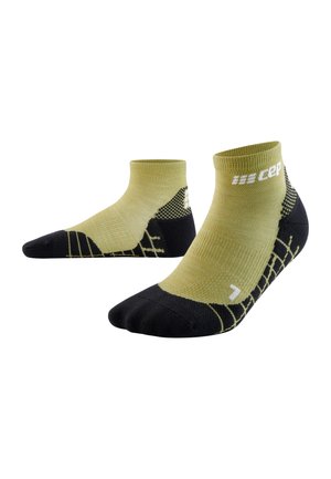 LIGHT MERINO HIKING COMPRESSION SOCKS LOW CUT WOMEN - MADE IN GERMANY - Socks - olive