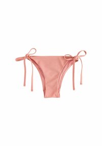 Rosa Bikinislip mit verstellbaren Seitenschnüren. Glatte Textur und minimalistische Schnittführung. Keine Muster oder zusätzliche Hardware sichtbar.