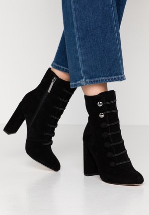 Enkellaarsjes met hoge hak - black