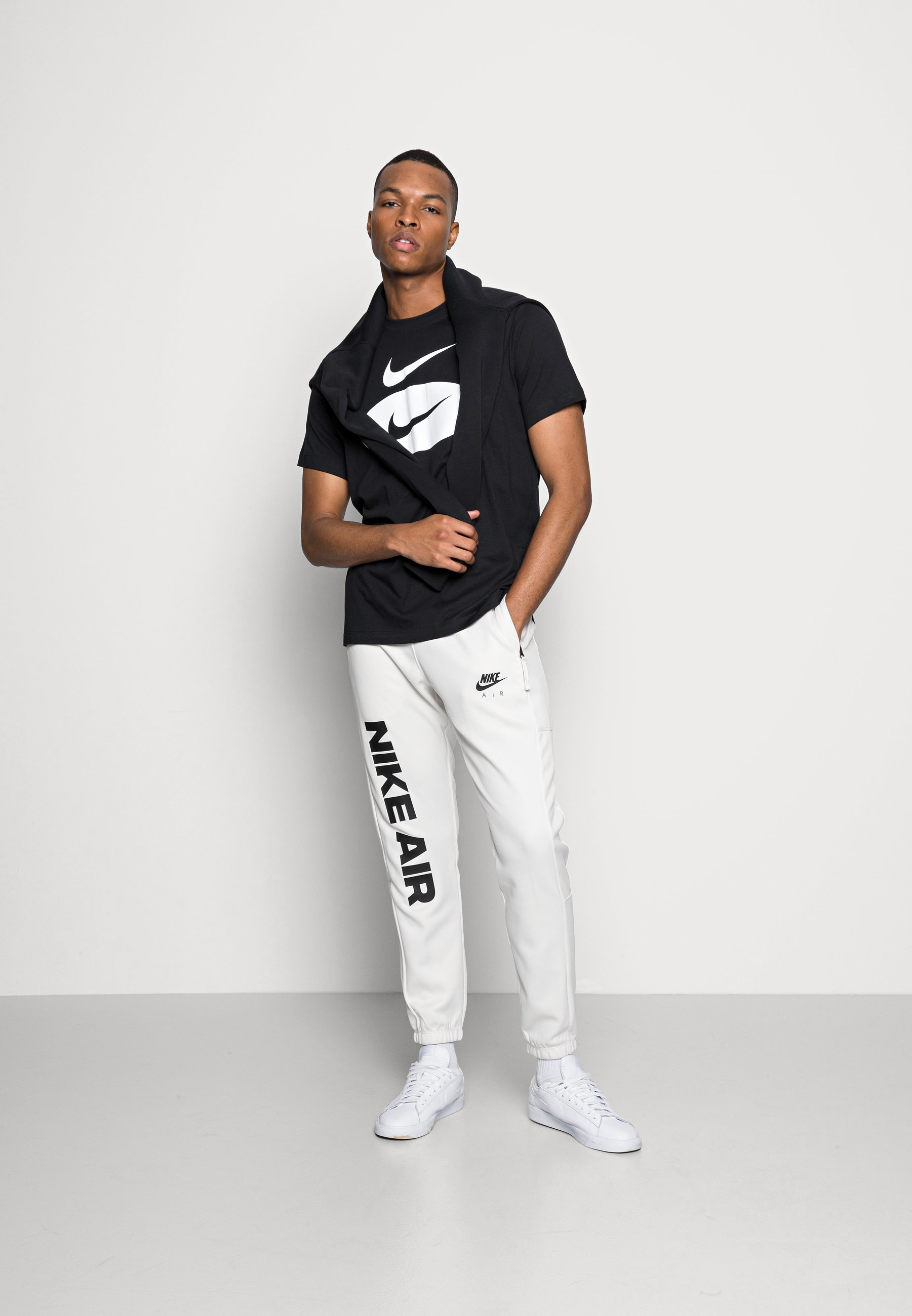 Nike Sportswear Camiseta básica - black/negro - Zalando.es