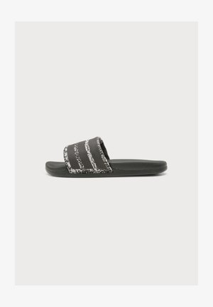 adidas Sportswear ADILETTE COMFORT 2.0 - Σαγιονάρες πισίνας - core black/core black/ftwr white