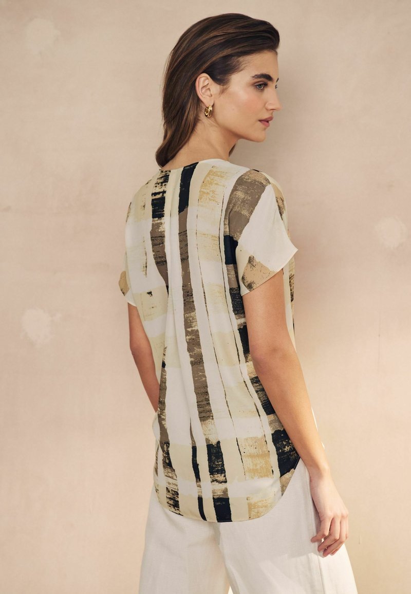 Next SHORT SLEEVE OVERHEAD STANDARD - Pusero - ecru brown yellow check print
