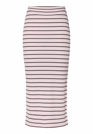 Prugasta midi suknja od mekog materijala, sa horizontalnim linijama u pastelno ružičastoj boji i tamnosmešnim akcentima, oblikovana silueta i jednostavan rub.