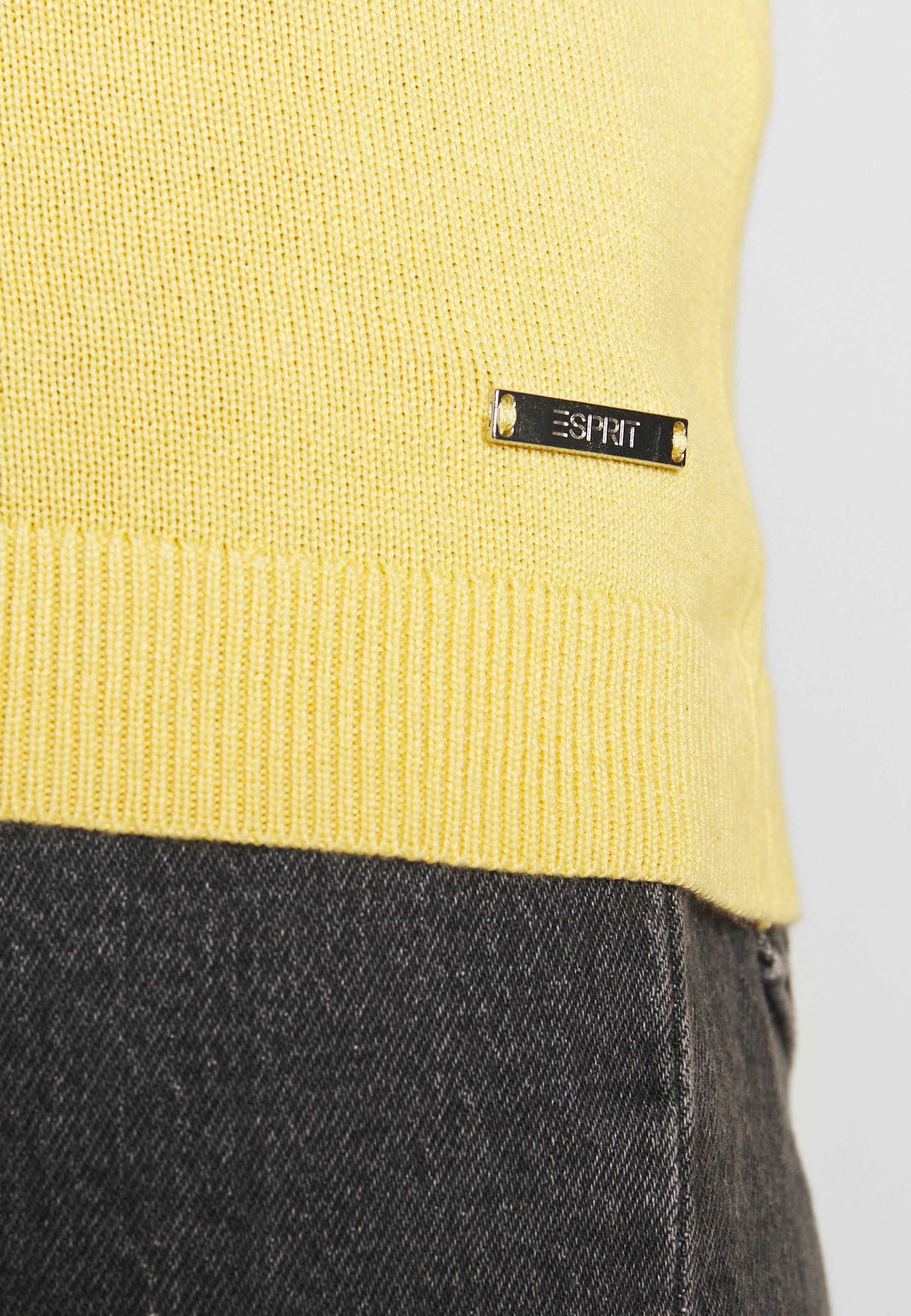 Esprit Strikkegenser yellow Zalando.no Esprit CLEO Håndveske beige Zalando.no