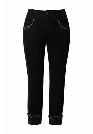 Černé džíny z denimu slim fit, které mají přední kapsy zdobené korálky, roztrhané lemy a klasické zapínání na knoflík.