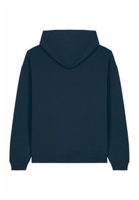 Navyblauwe hoodie met ribbels bij de manchetten en de onderrand. Beschikt over een gladde textuur en een eenvoudig ontwerp, met zichtbare naden langs de randen.