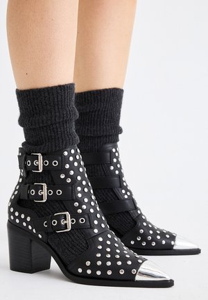 Botines bajos - black