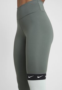 Nike Performance Rajstopy