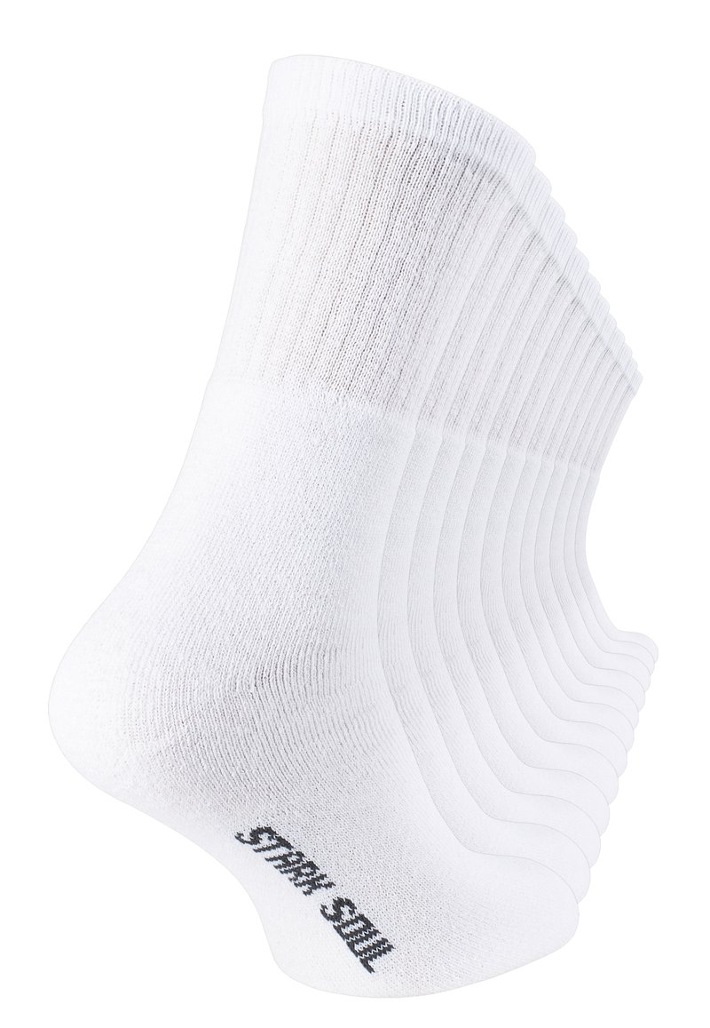 Chaussettes blanches de type crew avec une texture côtelée et des poignets élastiqués. Plusieurs paires empilées pour afficher un design uniforme et une marque au niveau du talon.