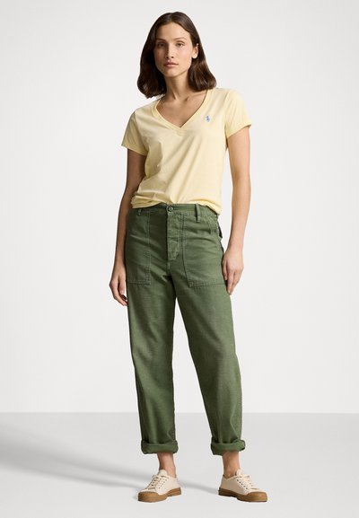 Polo Ralph Lauren COTTON JERSEY V-NECK T-SHIRT - Navadna majica - yellow