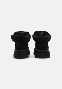 UGG FUNKARRA CABIN CUFF - Ankelboots - black