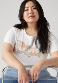 Levi's® Plus PERFECT - Print T-shirt - bright white