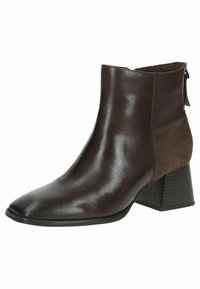 Brązowy skórzany botek za kostkę z zamszowymi akcentami, spiczastym noskiem i zwężanym obcasem. Gładka tekstura z zamkiem błyskawicznym z tyłu.