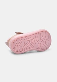 Bata BUBBLEGUMMERS - Beebijalatsid - rosa