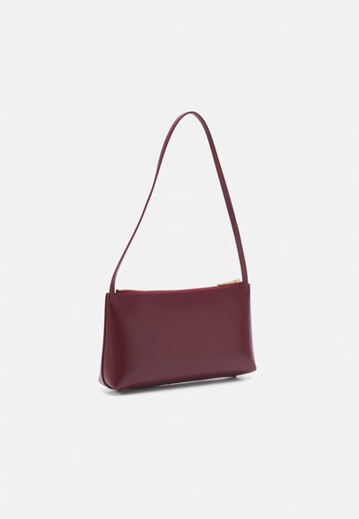 Mansur Gavriel GAIA SHOULDER BAG - Käekott - claret