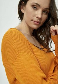 Desires DEGEISHA RIB V-PULLOVER - Pullover - butterscotch