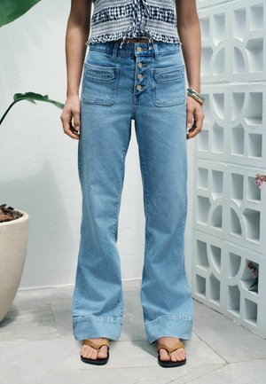 Next, REGULAR FIT - PATCH POCKET WIDE LEG JEANS  . - Wide Leg - mid blue denim