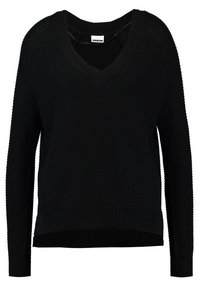 Musta neulottu neulepusero V-kauluksella, pitkät hihat ja resorireuna. Pintakuviointi sisältää avoimia silmukoita, jotka parantavat hengittävyyttä.