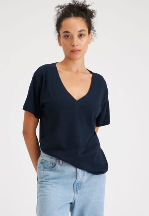 DEEP V NECK TEE - Basic T-shirt - navy blazer