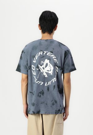 Vertere Berlin DISTRESSED UNISEX - Nyomott mintás póló - navy