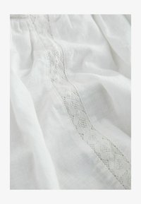 Valgt, white blue