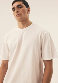 Henderson MITE biały