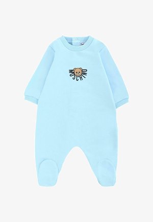 Jasnoniebieski dziecięcy kombinezon z długimi rękawkami, ściągaczami oraz grafiką misia z napisem "MOSCHINO" z przodu. Miękki, bawełniany materiał.