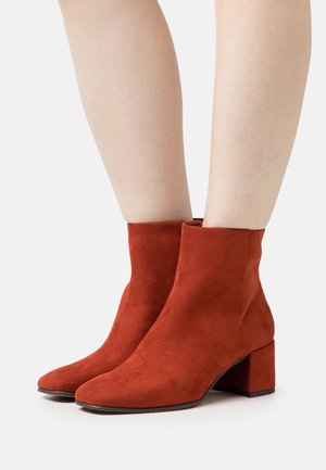Marco Tozzi Classic ankle boots - brick