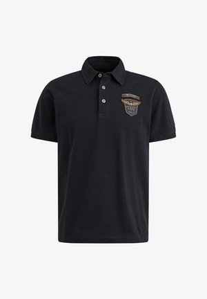 Sort polo shirt lavet af bomuld med en tre-knaps knaplukning, korte ærmer og en brystlomme med guld- og hvidt broderet detalje.