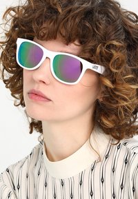 Vans SPICOLI  SHADES - Sluneční brýle - white