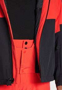 Salomon HIGHLAND JACKET - Suusajakk - cherry tomato/deep black