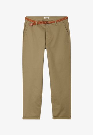 Beige chinos med en skræddersyet pasform, der har et vævet brunt bælte. Stoffet er glat med sidelommer og opregnede kanter.