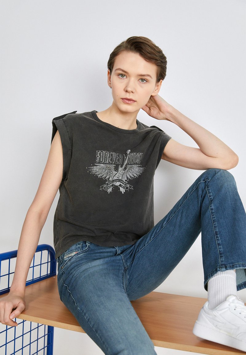 Pepe Jeans Viola Cotton Women T-Shirt main image 0