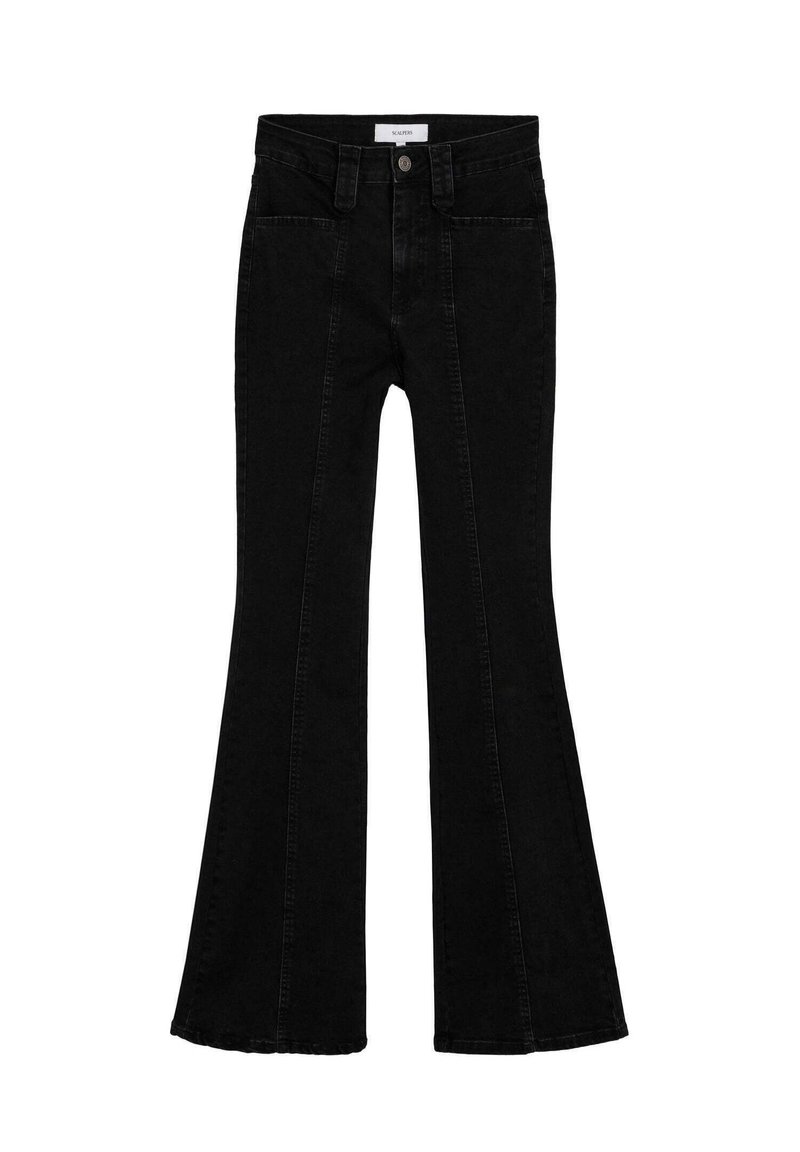 Jeans de mezclilla negra acampanados con cintura alta, que cuentan con bolsillos frontales, cierre de botón y costuras prominentes a lo largo de las piernas.