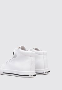 Osito by Conguitos Zapatos de bebé - white