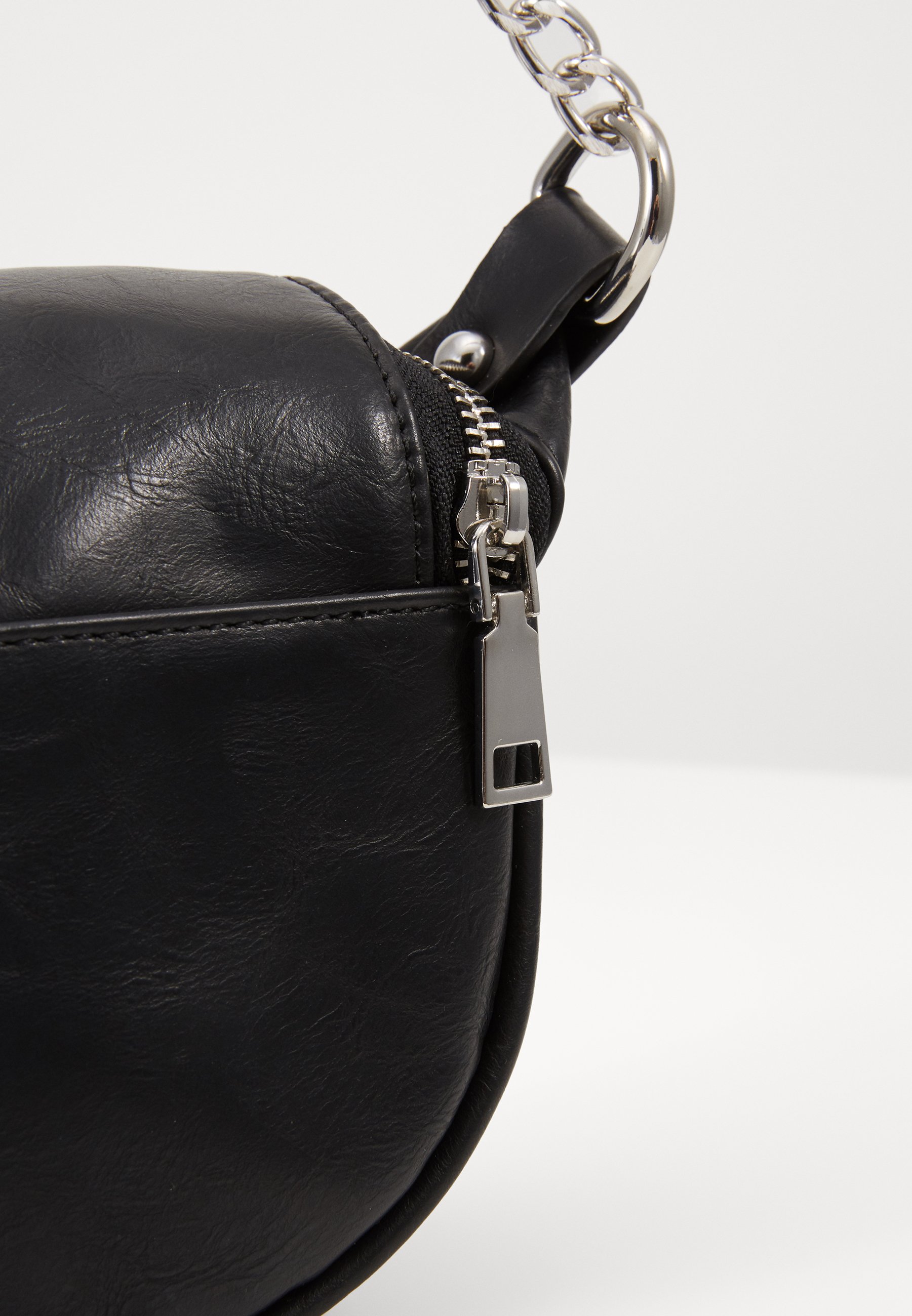 Pieces PCREV CROSS BODY Håndveske blacksilver Zalando.no Pieces PCREV CROSS BODY Håndveske blacksilver Zalando.no