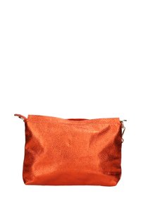 Pochette métallique orange avec une surface texturée, dotée d'une fermeture zippée sur le dessus et d'une sangle latérale pour un transport facile.