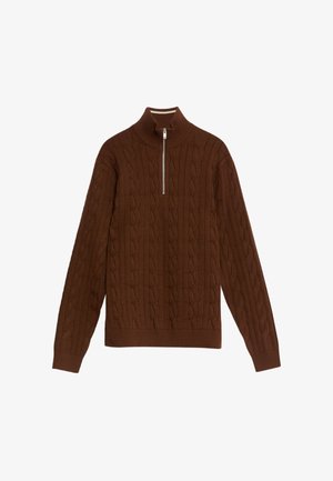 Pull en maille marron avec col montant et fermeture éclair à mi-hauteur. Présente un motif en torsades et des poignets et un ourlet côtelés.