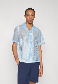 HUF WORLD TOUR SHIRT UNISEX - Krekls - cloud blue