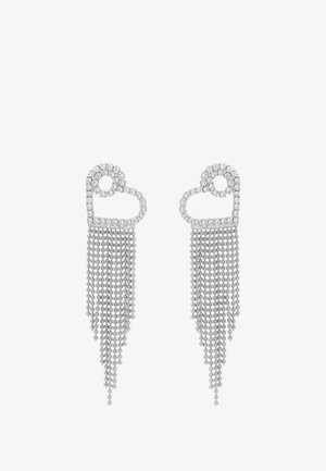 Stříbrné náušnice ve tvaru srdce se závěsnými řadami malých propojovaných korálků, které vytvářejí třásňový efekt.