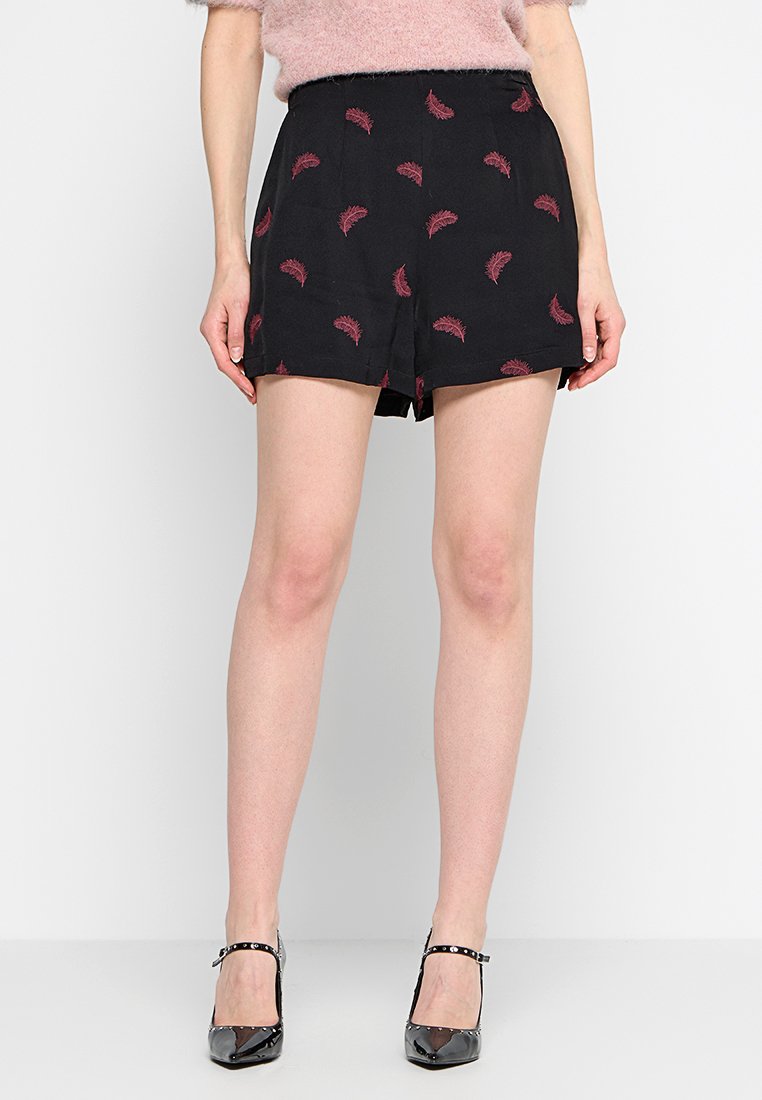 TWINSET Shorts zwart