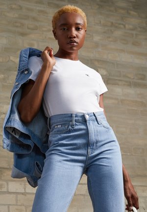 Calvin Klein Jeans, EMBROIDERY SLIM TEE - T-Shirt basic - bright white