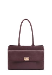 Bordeaux leren handtas met twee handvatten, een klepvergrendeling en een gouden sluiting. Soepele textuur met rechthoekige vorm en gestructureerd ontwerp.