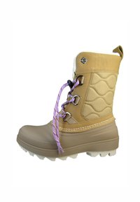 Bota de invierno marrón con forro de piel sintética, parte superior texturizada, cordones a cuadros púrpuras y suela blanca resistente. Presenta un collar acolchado y ojales reforzados.